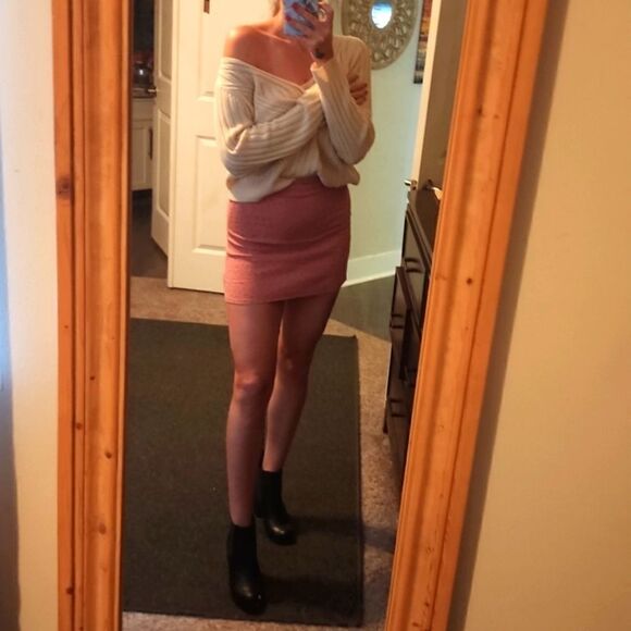 Dusty pink skirt NWOT - Picture 4 of 4